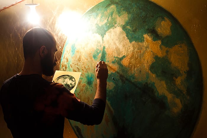 painting on gold leaf, work in progress at flyjin - photo by Karel Chladek - ledo ledo7